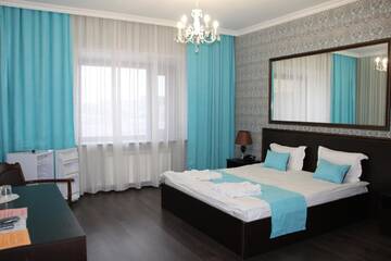 Большой двухместный номер с 1 кроватью в Отеле Hotel Bukpa